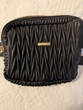 Ellen Tracy Black Ruched Leather Crossbody Pack with Gold Accent Fanny Pack